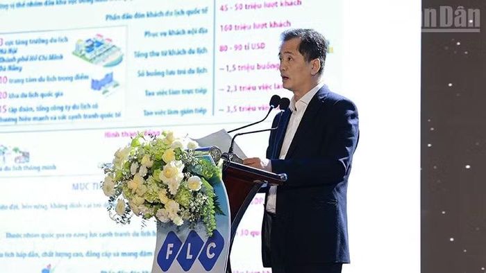 Tiến sĩ Nguyễn Văn Đính phát biểu tại hội thảo. (Ảnh: PHÚC THẮNG)