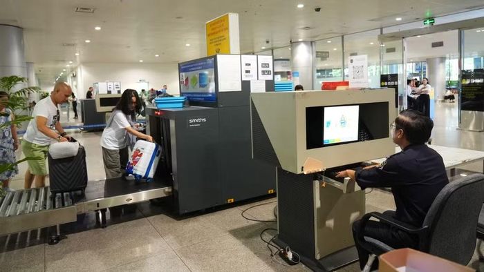 Bộ Tài chính đề xuất tạm thời chưa áp dụng biện pháp tạm hoãn xuất cảnh đối với người bị giả mạo thông tin đăng ký kinh doanh khi đáp ứng các điều kiện theo quy định. (Ảnh: CHQ)