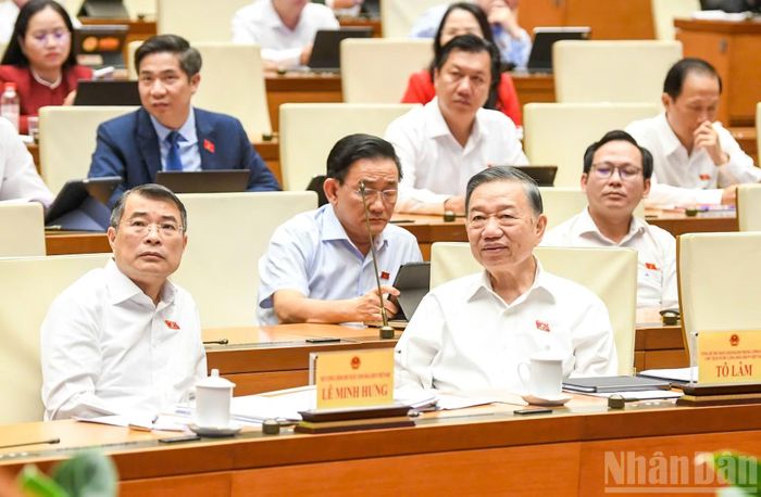 Tổng Bí thư, Chủ tịch nước Tô Lâm; Thủ tướng Chính phủ Lê Minh Hưng và các đại biểu Quốc hội tại phiên họp. (Ảnh: DUY LINH)