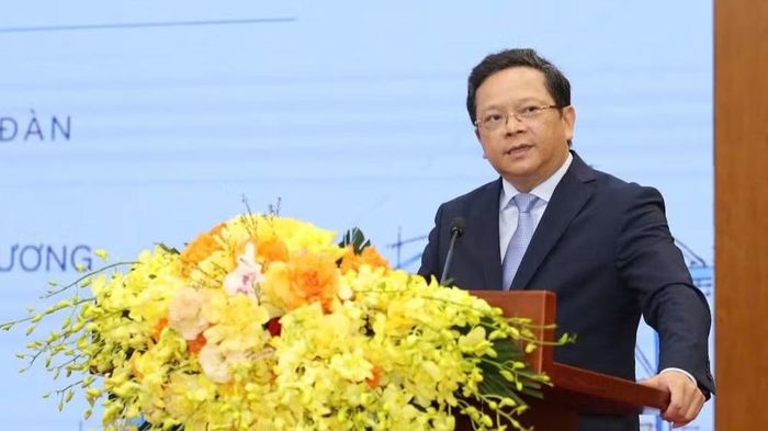 Tiến sĩ Nguyễn Đức Hiển, Phó Trưởng Ban Chính sách, chiến lược Trung ương phát biểu tại diễn đàn. (Ảnh: BTC)