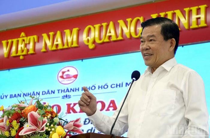 Đồng chí Nguyễn Hồng Lĩnh, Ủy viên Trung ương Đảng, Phó Chủ nhiệm Ủy ban Kiểm tra Trung ương phát biểu tại hội thảo. (Ảnh: LÊ ĐÌNH THÌN)