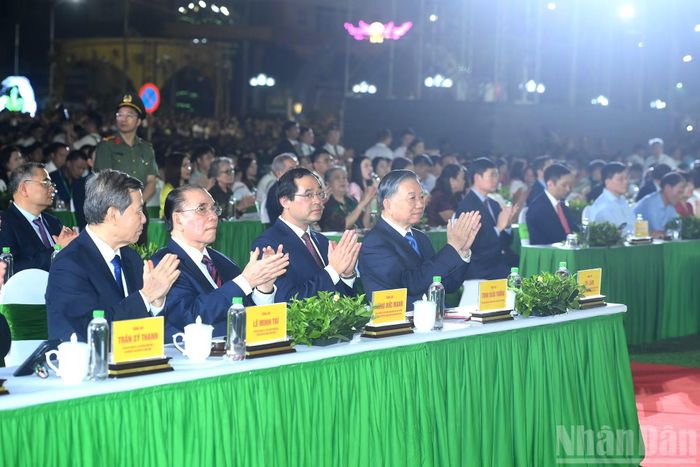 Tổng Bí thư, Chủ tịch nước Tô Lâm và các đồng chí lãnh đạo, nguyên lãnh đạo Đảng, Nhà nước dự lễ kỷ niệm.