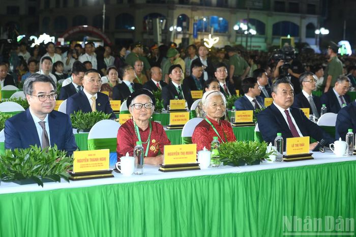 Các đại biểu tham dự lễ kỷ niệm.