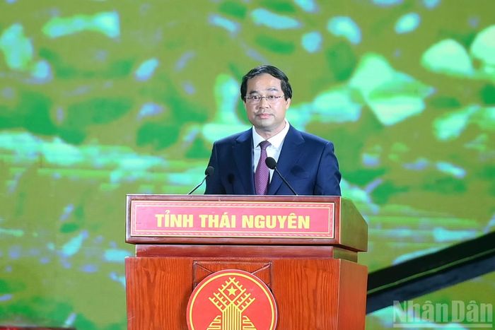 Đồng chí Trịnh Xuân Trường, Ủy viên Trung ương Đảng, Bí thư Tỉnh ủy Thái Nguyên trình bày diễn văn tại lễ kỷ niệm.