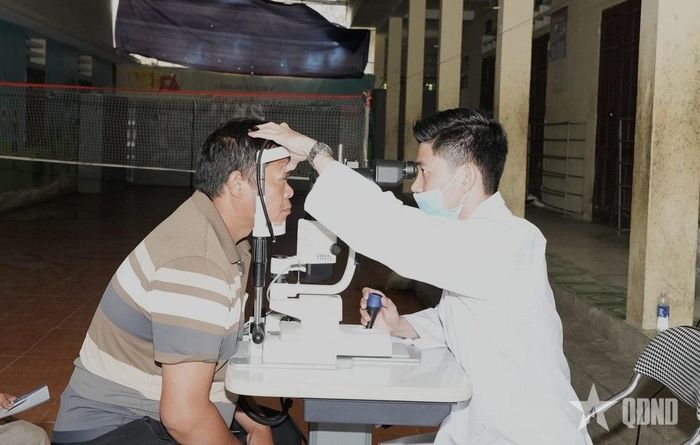  Xã Sơn Vĩ phối hợp với các bệnh viện tuyến trên và cơ sở y tế ngoài tỉnh tổ chức khám, tư vấn sức khỏe miễn phí cho người dân. 
