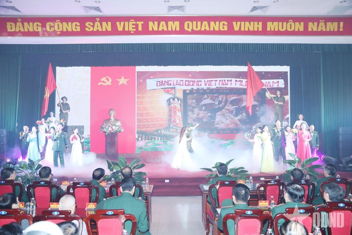 Tiết mục văn nghệ biểu diễn tại buổi lễ.