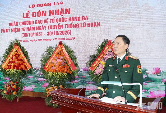  Thượng tướng Phạm Trường Sơn phát biểu chúc mừng tại buổi lễ. 