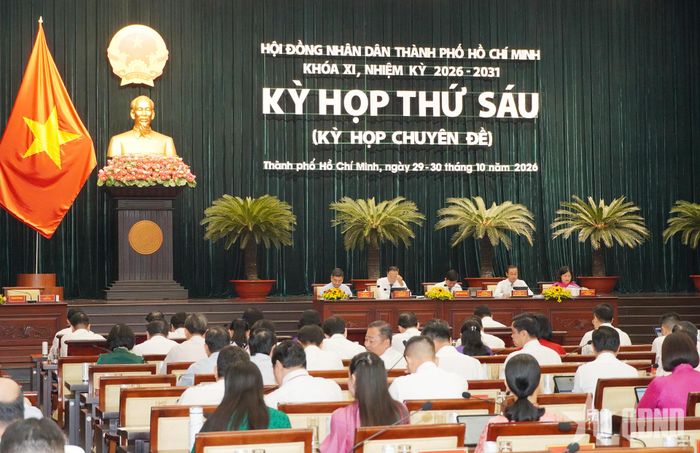  Toàn cảnh phiên họp.