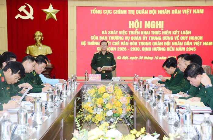 Thượng tướng Trương Thiên Tô phát biểu kết luận hội nghị.