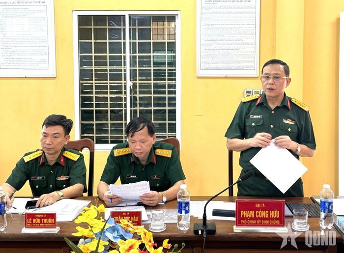  Đại tá Phạm Công Hữu phát biểu chỉ đạo tại hội nghị Khối thi đua số 4. 