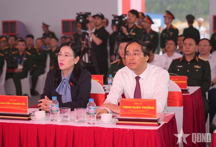 Đồng chí Nguyễn Thanh Hải, Ủy viên Trung ương Đảng, Chủ nhiệm Ủy ban Khoa học, Công nghệ và Môi trường của Quốc hội và đồng chí Trịnh Xuân Trường, Ủy viên Trung ương Đảng, Bí thư Tỉnh ủy Thái Nguyên dự buổi lễ.