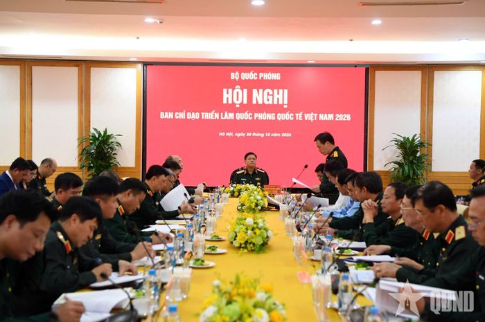  Thượng tướng Nguyễn Trường Thắng chủ trì Hội nghị Ban chỉ đạo Triển lãm Quốc phòng quốc tế Việt Nam 2026. Ảnh: PHẠM HƯNG 