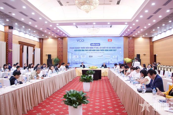 Quang cảnh diễn đàn.