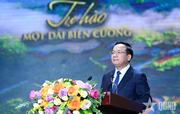 Đồng chí Trịnh Văn Quyết phát biểu.