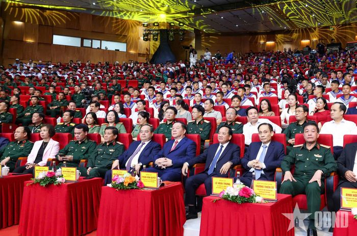  Các đại biểu dự Lễ trao giải Cuộc thi ảnh nghệ thuật cấp Quốc gia “Tự hào một dải biên cương” lần thứ IV, năm 2026. 