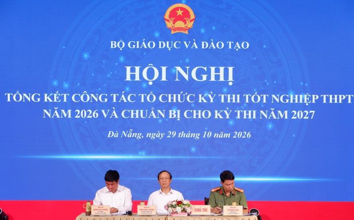 Thứ trưởng Thường trực Phạm Ngọc Thưởng chủ trì Hội nghị.