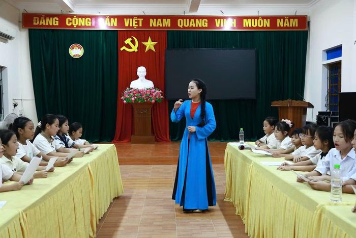 Trà My thể hiện tình yêu âm nhạc và niềm đam mê với các giá trị văn hóa truyền thống.