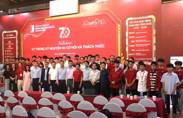Talkshow “ICT trong kỷ nguyên AI: Cơ hội và thách thức” diễn ra ngày 13/10/2026, trong khuôn khổ Triển lãm Thành tựu Khoa học Công nghệ chào mừng 70 năm thành lập ĐH Bách khoa Hà Nội. Ảnh: SoICT