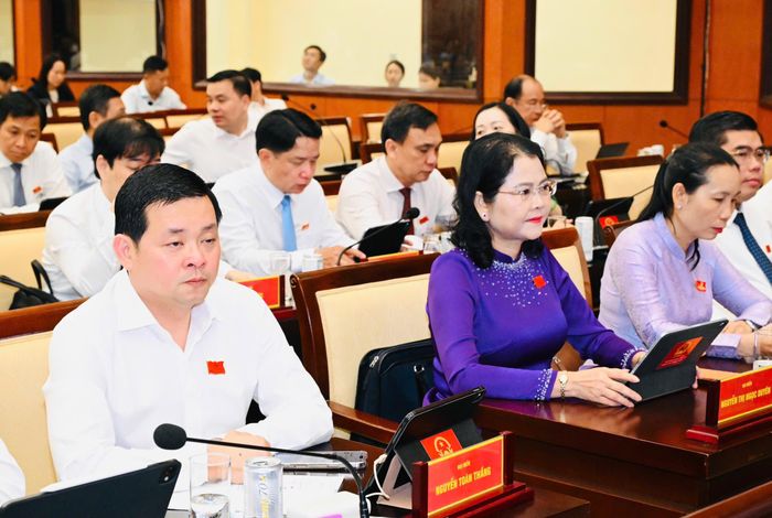  Sáng 30-10, các đại biểu tiếp tục dự phiên thảo luận chung tại hội trường. Ảnh: VIỆT DŨNG 