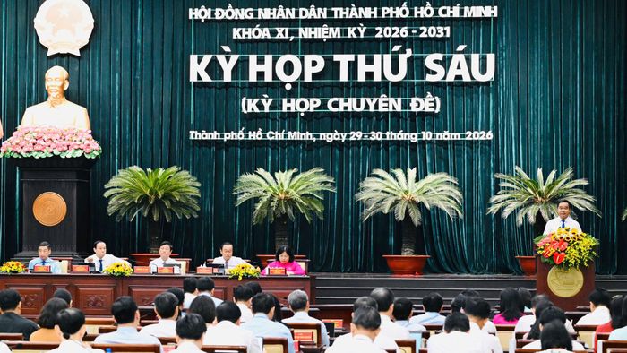 Phiên làm việc thứ 3, Kỳ họp thứ 6 HĐND TPHCM khóa XI vào sáng 30-10. Ảnh: VIỆT DŨNG