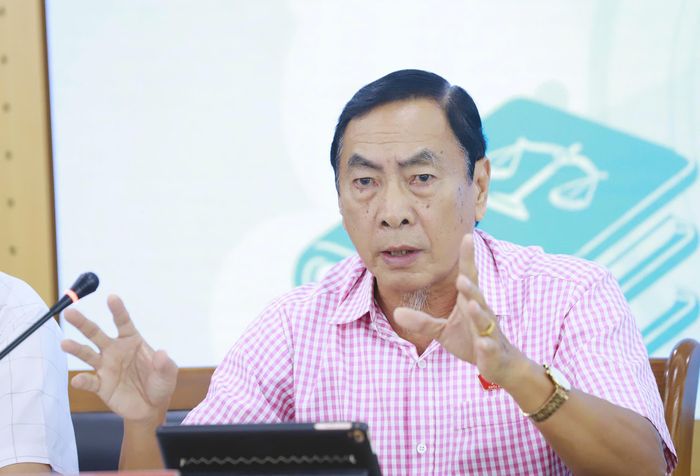 Đại biểu Phạm Văn Hòa phát biểu tại hội thảo. Ảnh: THUẬN AN