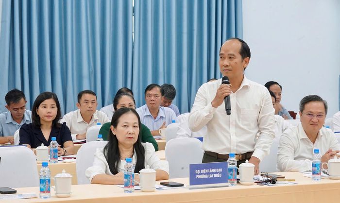 Lãnh đạo phường Lái Thiêu nêu ý kiến. Ảnh: DUY TRẦN