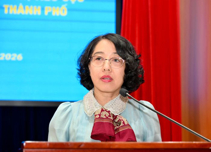 Phó Chủ tịch Hội Liên hiệp Phụ nữ TPHCM Mai Thị Hồng Hoa phát biểu. Ảnh: VĂN MINH