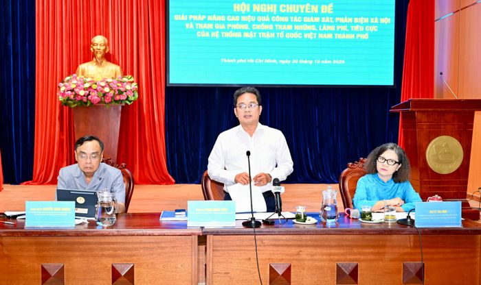 Phó Chủ tịch Ủy ban MTTQ Việt Nam TPHCM Phạm Minh Tuấn kết luận hội nghị. Ảnh: VĂN MINH