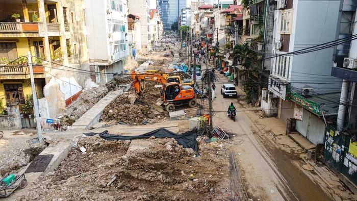 Đến cuối tháng 8/2026, công tác phá dỡ, hạ giải các công trình nằm trong phạm vi dự án cơ bản hoàn thành. Mặt bằng được bàn giao để phục vụ thi công, giúp phạm vi tuyến đường dần thay đổi so với hiện trạng chật hẹp trước đây.