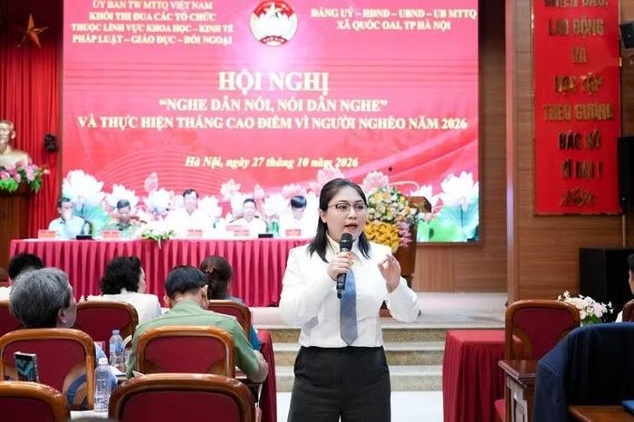 Đại diện Luật sư trực tiếp trao đổi, tư vấn, phân tích các quy định pháp luật liên quan, hướng dẫn người dân về trình tự, thủ tục và phương thức thực hiện quyền, nghĩa vụ của mình