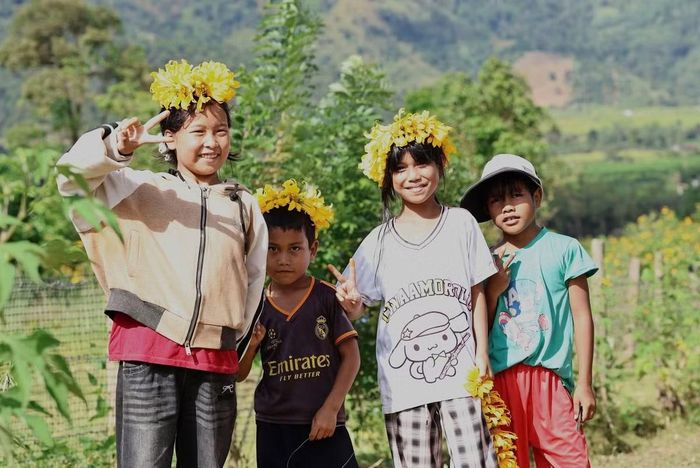 Đến với Chư Đăng Ya là đến với nơi tâm hồn tìm lại sự tĩnh lặng. Giữa đất trời bao la, sắc hoa rực rỡ và lòng hiếu khách của người dân Tây Nguyên, mọi bận rộn thường nhật như vơi đi .Ảnh Hà Chính