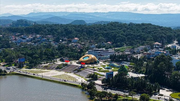 Không gian tại quảng trường Lâm Viên, nằm giữa trung tâm Đà Lạt. Nơi dự kiến khai mạc Lễ hội nhạc Jazz Việt Nam 2026, vào lúc 17 giờ đến 22 giờ ngày 6-11. Ảnh: BTC.