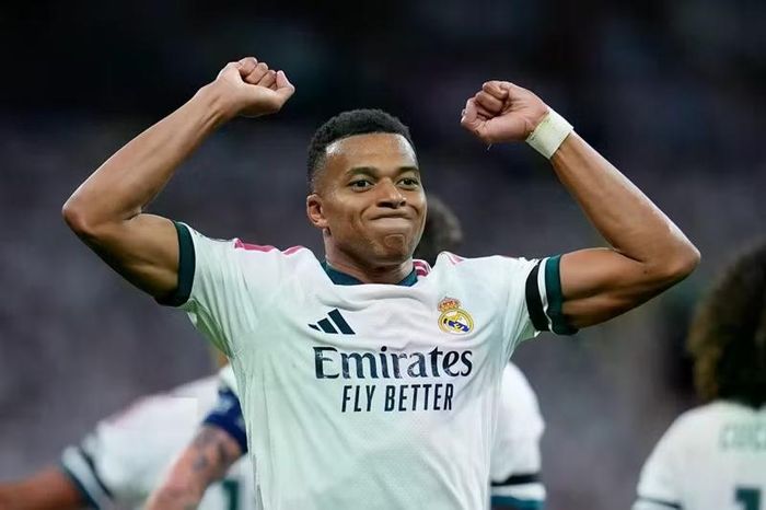 Kylian Mbappe cùng Erling Haaland cũng góp mặt trong top 10. Ảnh: Getty Images.