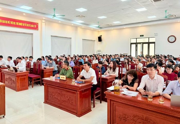 Đại diện các sở, ban, ngành, cơ sở giáo dục tham dự Hội nghị.