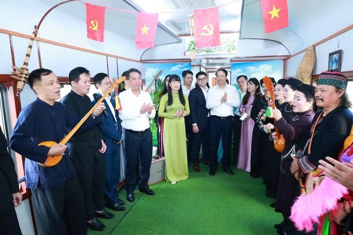 Những hoạt động văn hóa tạo điểm nhấn cho hành trình "Chuyến tàu di sản".