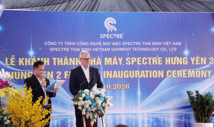 Ông Jesper Klausen, Đồng sở hữu kiêm Giám đốc Phát triển Kinh doanh (CBDO) của Spectre phát biểu khai mạc.