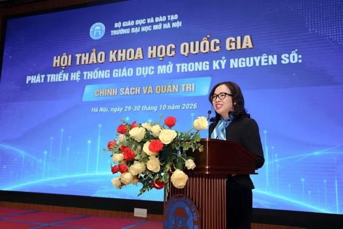 PGS.TS Nguyễn Thị Nhung – Hiệu trưởng Trường Đại học Mở Hà Nội phát biểu khai mạc hội thảo.