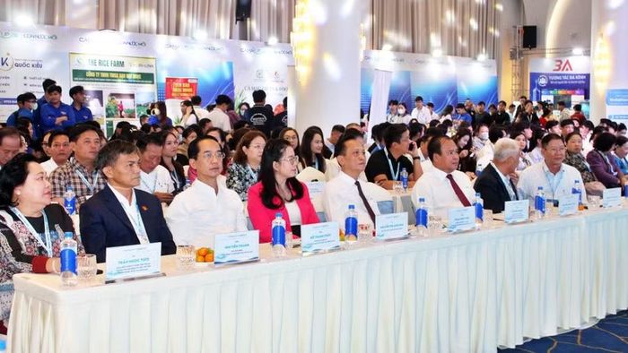 Đại biểu tham dự lễ khai mạc Ngày hội khởi nghiệp.