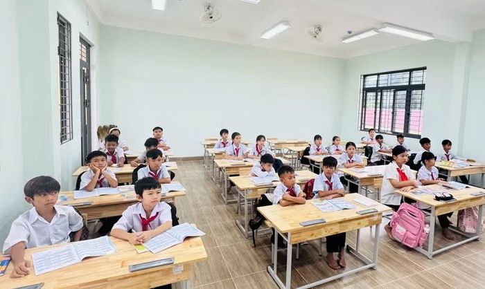 Học sinh vùng biên Gia Lai được học tập trong ngôi trường khang trang, sạch đẹp và đầy đủ tiện nghi.
