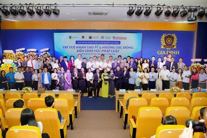 Hội thảo có sự tham gia của nhiều nhà khoa học, chuyên gia, doanh nghiệp. Ảnh: GDU.