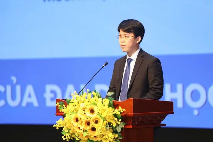 BS.CKI Nguyễn Vương Bảo Anh chia sẻ tại lễ khai giảng.