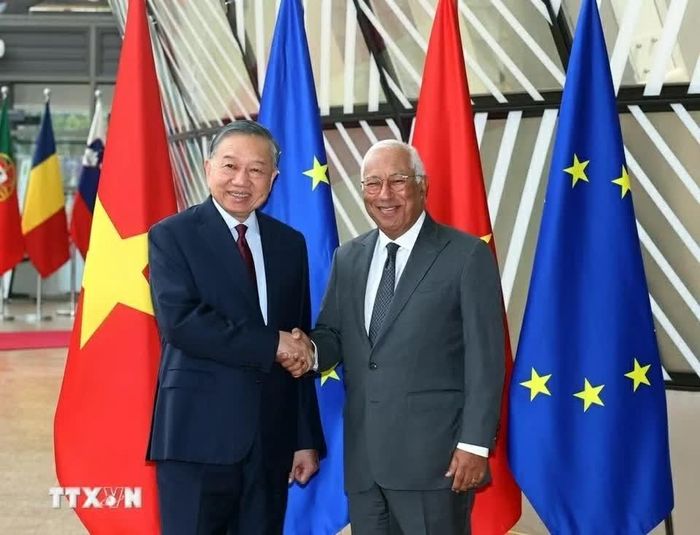 Chủ tịch Hội đồng châu Âu Antonio Costa chủ trì lễ đón Tổng Bí thư, Chủ tịch nước Tô Lâm. (Nguồn: TTXVN)