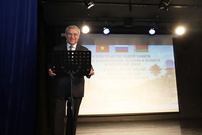 Đại sứ Nga tại Hungary Evgeny Stanislavov phát biểu tại sự kiện. (Nguồn: DSQ Việt Nam tại Hungary)