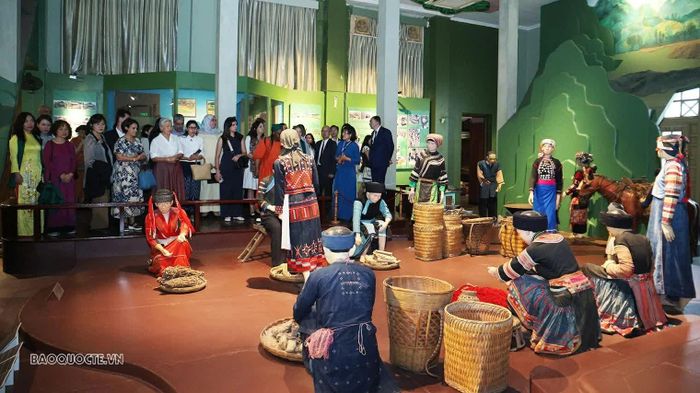 Thông qua các hoạt động tham quan và trải nghiệm, chương trình góp phần giới thiệu những giá trị văn hóa đặc sắc, sự đa dạng trong bản sắc của cộng đồng 54 dân tộc Việt Nam tới bạn bè quốc tế.