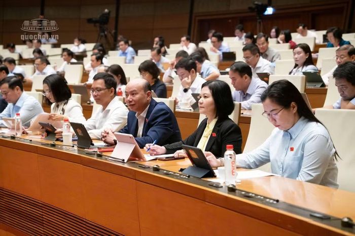 Các đại biểu tham dự phiên họp (ảnh QH).