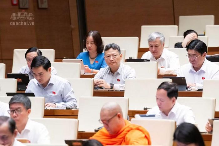 Các đại biểu tham dự phiên họp (ảnh QH).