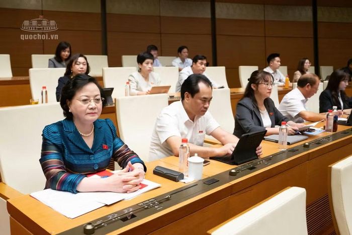 Các đại biểu tham dự phiên họp (ảnh QH).