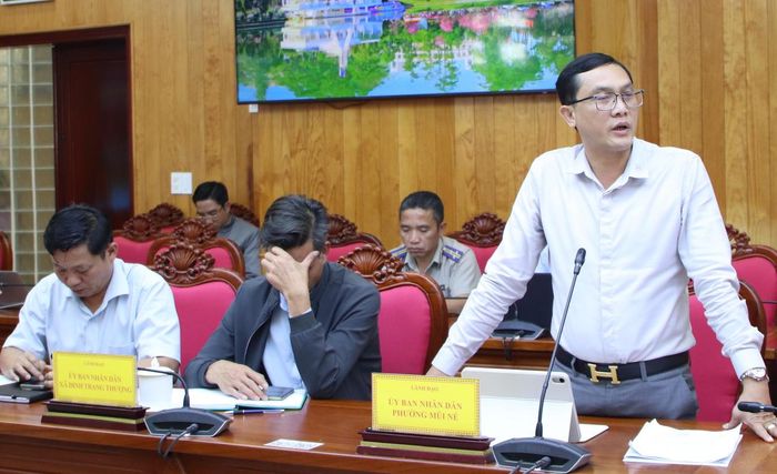 Đại diện UBND phường Mũi Né phát biểu tại buổi làm việc. Ảnh: Mai Long.
