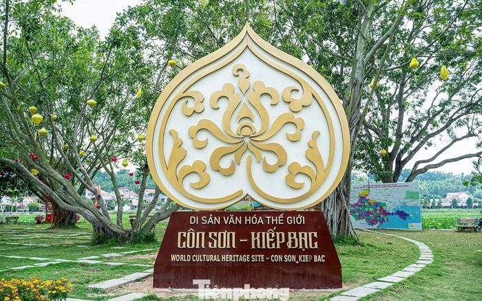 Ngày 26/9, dịp tưởng niệm 726 năm ngày mất Anh hùng dân tộc Trần Hưng Đạo, khai hội Côn Sơn - Kiếp Bạc mùa thu, TP Hải Phòng đã công bố bộ nhận diện thương hiệu Di sản văn hóa thế giới Quần thể di tích và danh thắng Yên Tử - Vĩnh Nghiêm - Côn Sơn, Kiếp Bạc. Bộ nhận diện được xây dựng trên cơ sở phối hợp, thống nhất giữa các địa phương, nhằm tạo nên hình ảnh, nhận diện chung cho toàn bộ quần thể di sản.