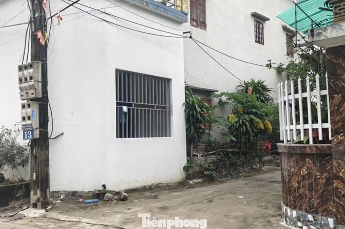 Nạn nhân M. chạy vào ngõ 13 thôn Trí Thủy và bị nghi phạm truy đuổi.